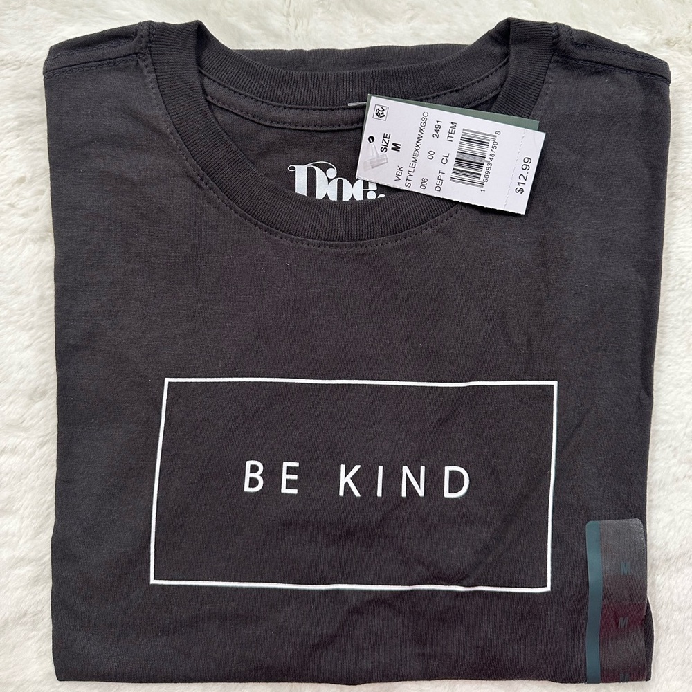 Gray 'Be Kind' Short Sleeve Tee